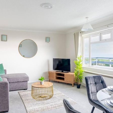 Breath Taking Sea View 2 Bedroom Sleeps 6- Parking ボーンマス エクステリア 写真