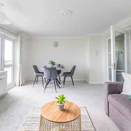 Breath Taking Sea View 2 Bedroom Sleeps 6- Parking ボーンマス エクステリア 写真
