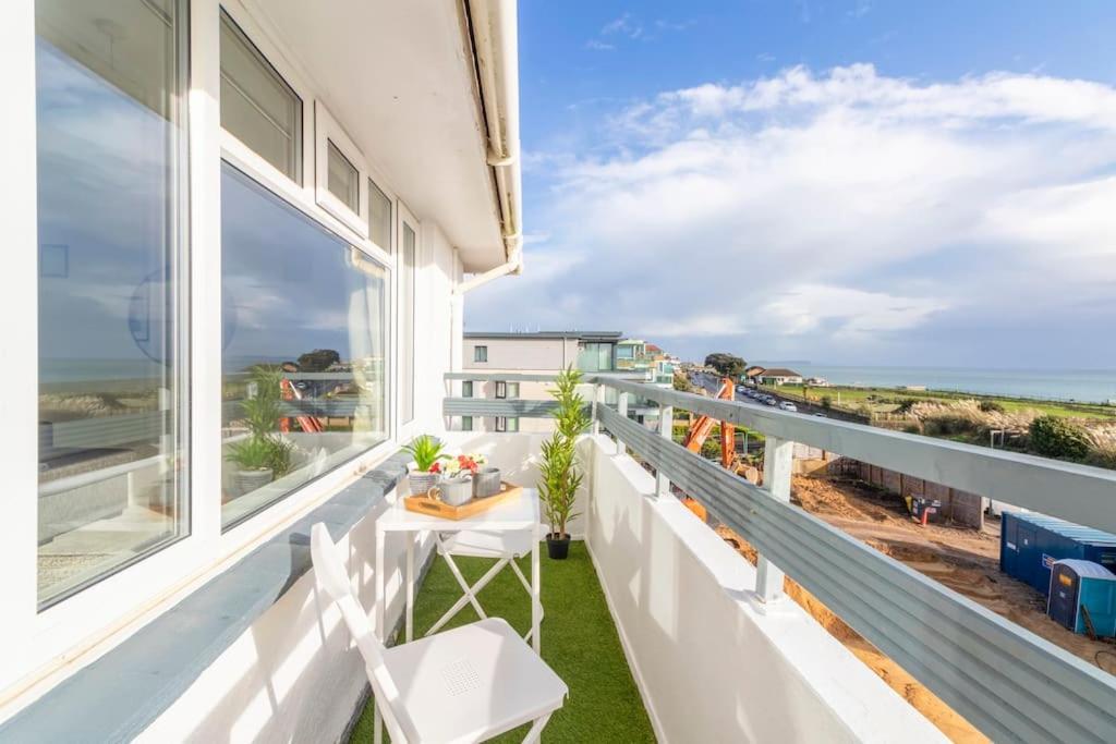 Breath Taking Sea View 2 Bedroom Sleeps 6- Parking ボーンマス エクステリア 写真