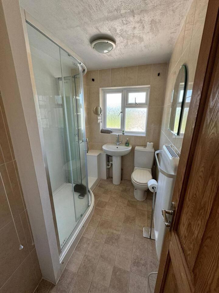 Breath Taking Sea View 2 Bedroom Sleeps 6- Parking ボーンマス エクステリア 写真